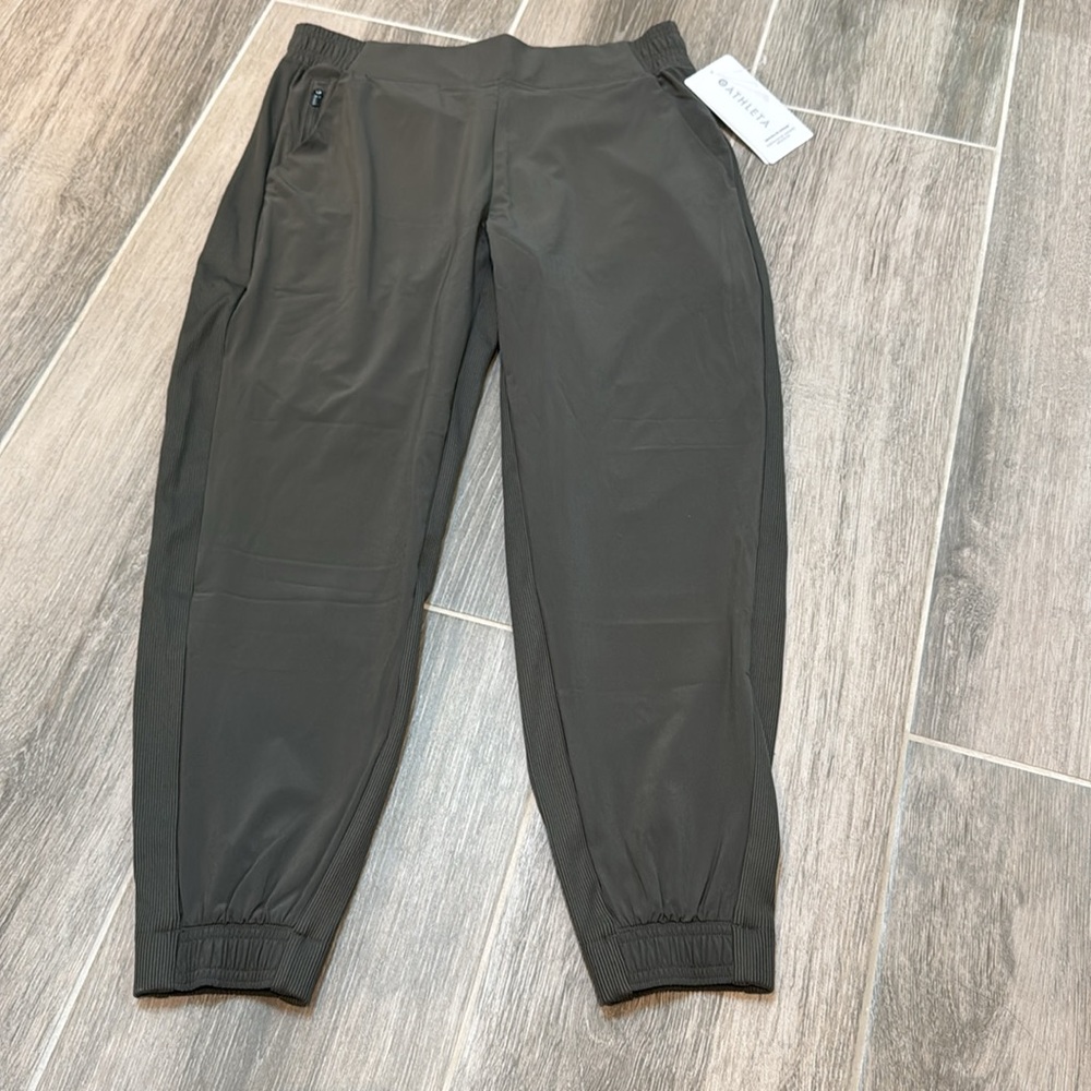 NWT Athleta Brooklyn Jogger, Mountain Olive, 10 Petite